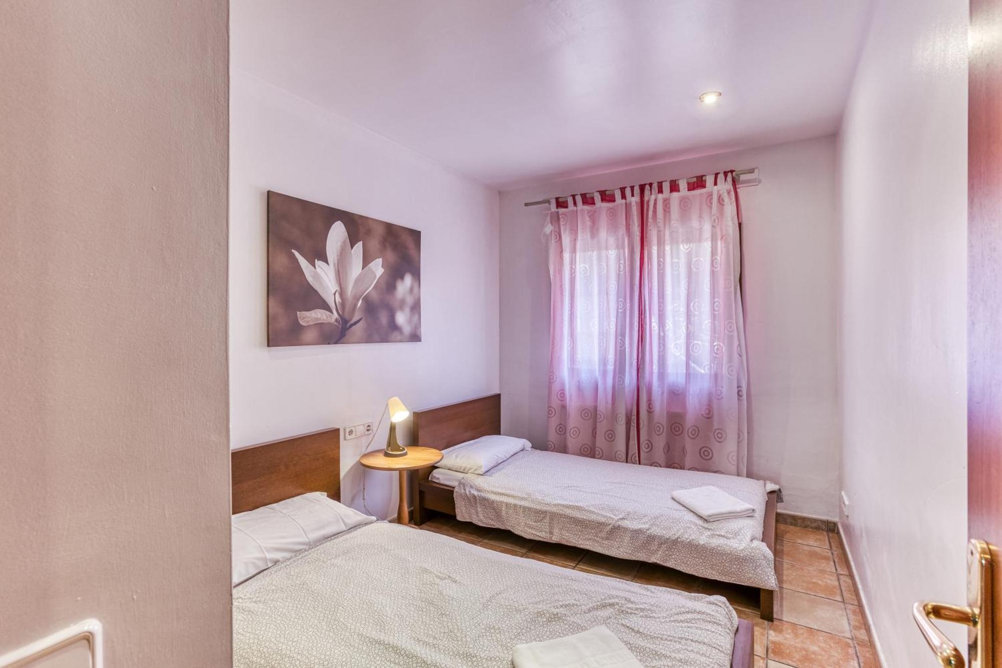 Fantastic Family Villa Лестартит Екстериор снимка