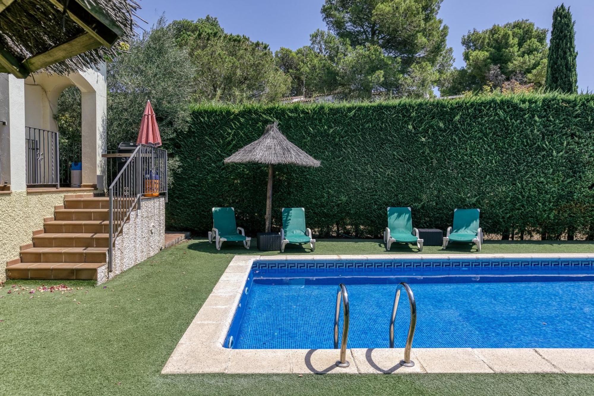 Fantastic Family Villa Лестартит Екстериор снимка