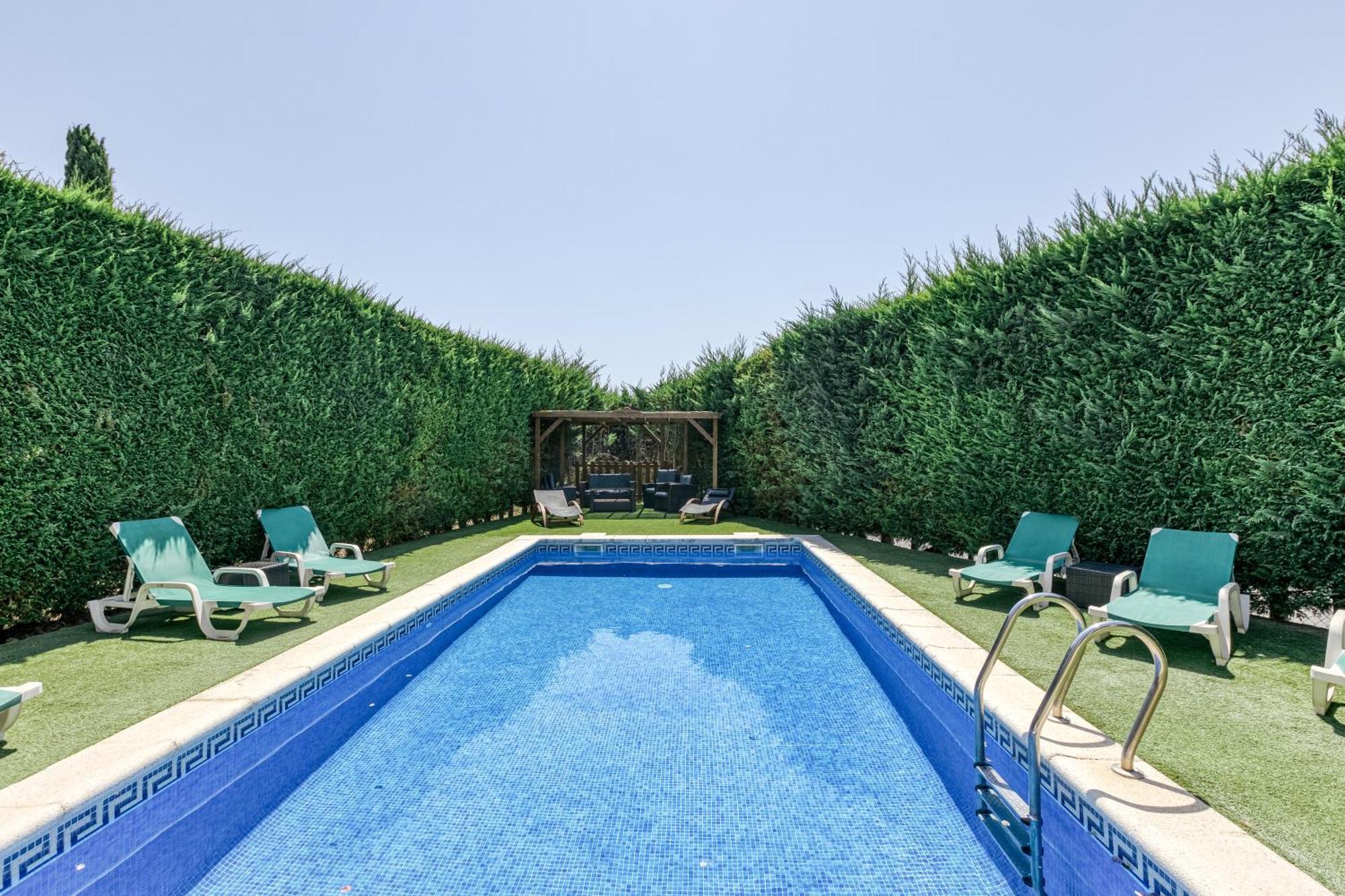 Fantastic Family Villa Лестартит Екстериор снимка