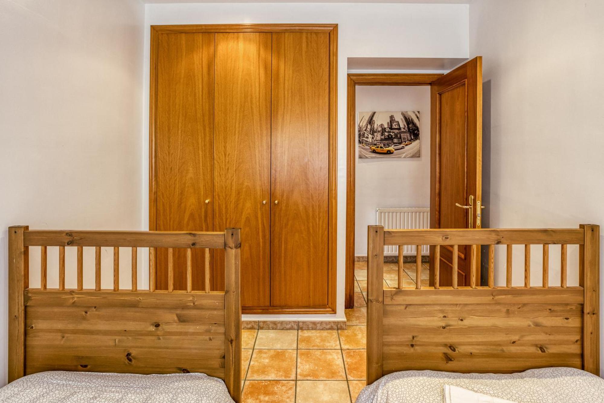 Fantastic Family Villa Лестартит Екстериор снимка