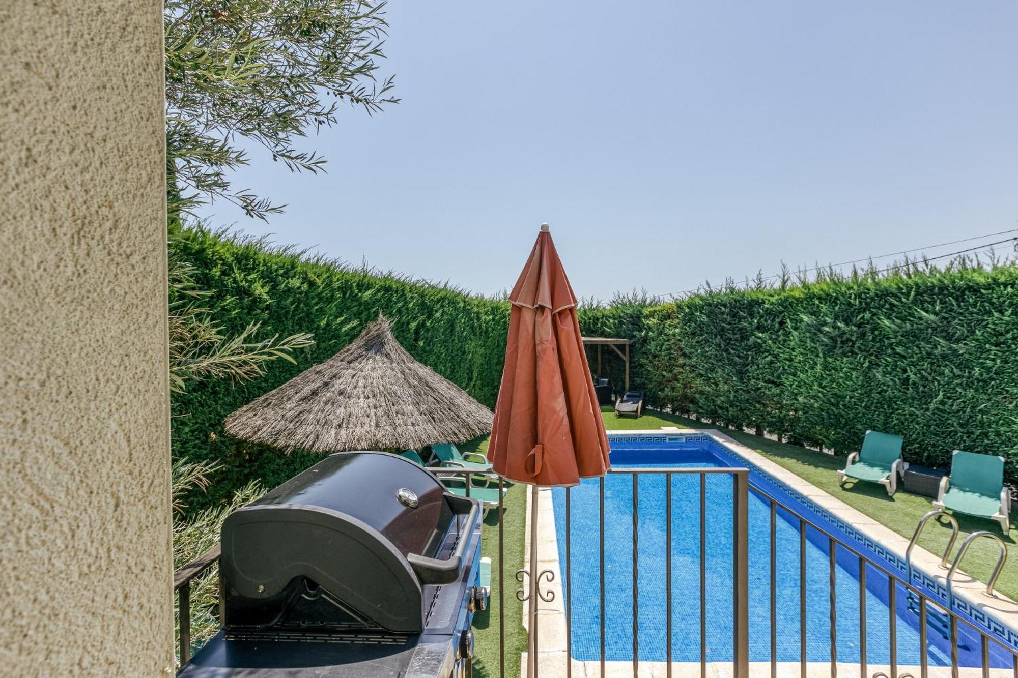 Fantastic Family Villa Лестартит Екстериор снимка