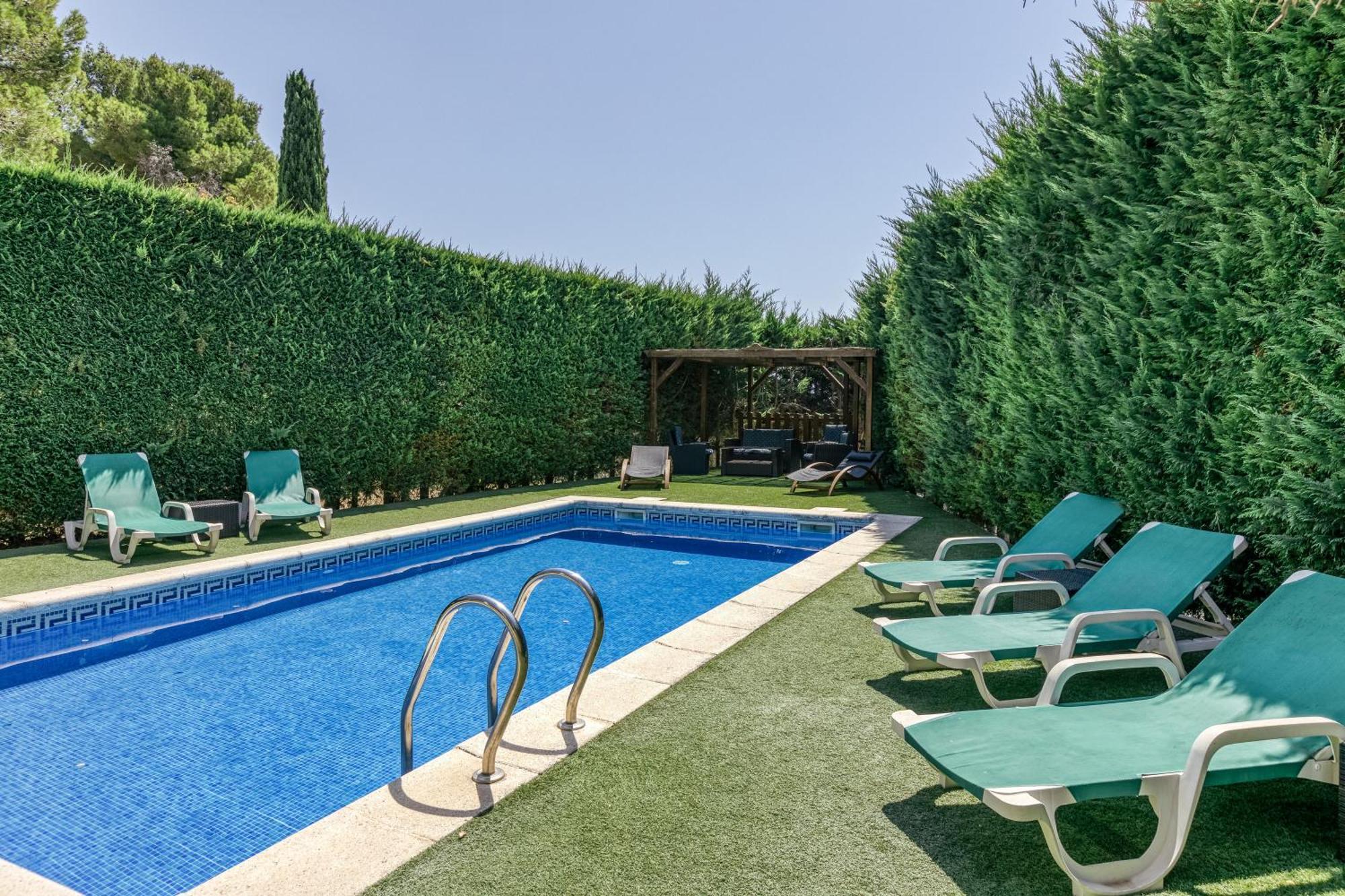 Fantastic Family Villa Лестартит Екстериор снимка